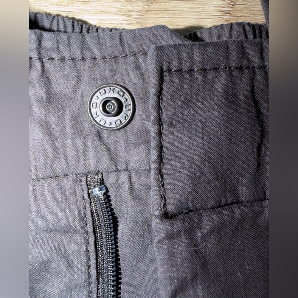 Uniqlo Women’s  Dark Cargo Pants - Picture 6 of 10